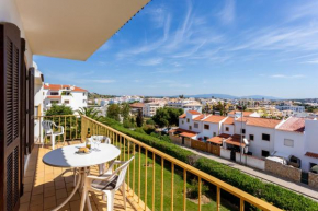 Tom's Central Apartment with rooftop terrace & spacious pool